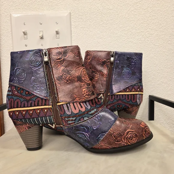 Stylish Multicolor Ankle Boots NWOT - Picture 2 of 7